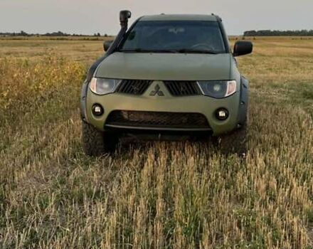 Зелений Міцубісі Л 200, об'ємом двигуна 2.5 л та пробігом 265 тис. км за 19000 $, фото 6 на Automoto.ua