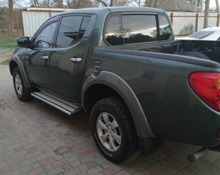 Зелений Міцубісі Л 200, об'ємом двигуна 2 л та пробігом 257 тис. км за 14500 $, фото 1 на Automoto.ua