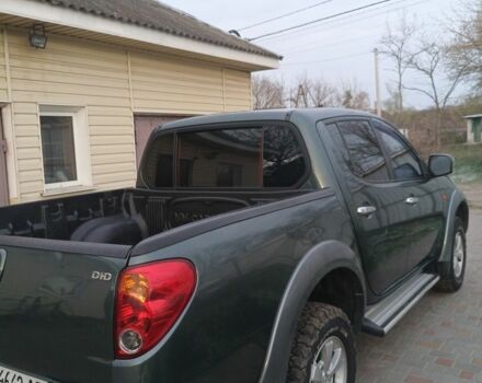 Зелений Міцубісі Л 200, об'ємом двигуна 2 л та пробігом 257 тис. км за 14500 $, фото 4 на Automoto.ua