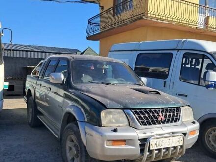 Зелений Міцубісі Л 200, об'ємом двигуна 2.5 л та пробігом 550 тис. км за 5300 $, фото 1 на Automoto.ua