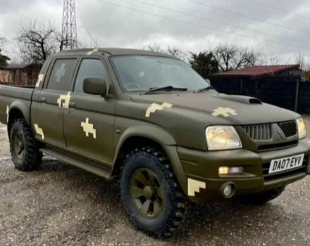 Зелений Міцубісі Л 200, об'ємом двигуна 2.5 л та пробігом 224 тис. км за 2550 $, фото 1 на Automoto.ua