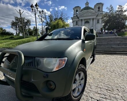 Зелений Міцубісі Л 200, об'ємом двигуна 2.5 л та пробігом 367 тис. км за 10900 $, фото 1 на Automoto.ua