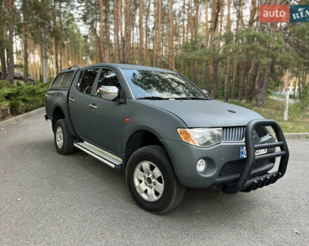 Зелений Міцубісі Л 200, об'ємом двигуна 2.48 л та пробігом 307 тис. км за 10500 $, фото 1 на Automoto.ua