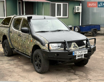 Зелений Міцубісі Л 200, об'ємом двигуна 2.5 л та пробігом 362 тис. км за 12300 $, фото 1 на Automoto.ua