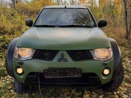 Мицубиси Л 200 2008 в Черкассах на Automoto.ua Зеленый Мицубиси Л 200, объемом двигателя 2.5 л и пробегом 186 тыс. км за 8000 $, фото 1 на Automoto.ua