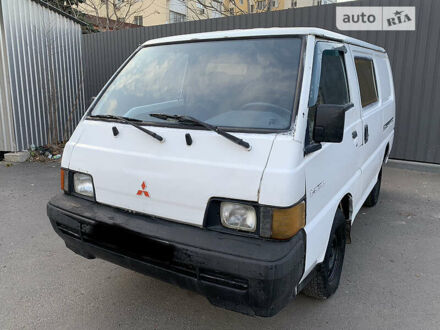 Мицубиси Л 300 пасс. 1997 в Одессе на Automoto.ua Белый Мицубиси Л 300 пасс., объемом двигателя 2.5 л и пробегом 195 тыс. км за 2100 $, фото 1 на Automoto.ua