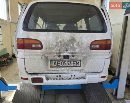 Белый Мицубиси Л 400, объемом двигателя 2.48 л и пробегом 320 тыс. км за 2800 $, фото 1 на Automoto.ua