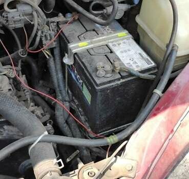 Красный Мицубиси Л 400, объемом двигателя 2.48 л и пробегом 290 тыс. км за 2800 $, фото 2 на Automoto.ua