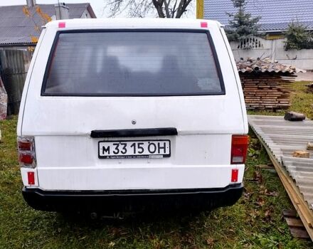 Белый Мицубиси Л300, объемом двигателя 1.6 л и пробегом 270 тыс. км за 650 $, фото 2 на Automoto.ua