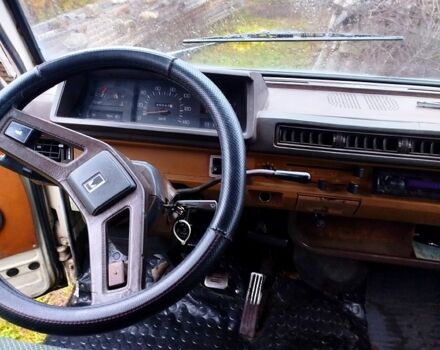 Белый Мицубиси Л300, объемом двигателя 1.6 л и пробегом 270 тыс. км за 650 $, фото 3 на Automoto.ua