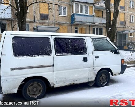 Білий Міцубісі Л300, об'ємом двигуна 2 л та пробігом 400 тис. км за 1200 $, фото 2 на Automoto.ua
