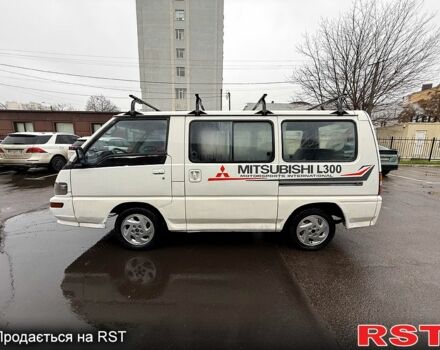 Белый Мицубиси Л300, объемом двигателя 2.5 л и пробегом 350 тыс. км за 2700 $, фото 6 на Automoto.ua