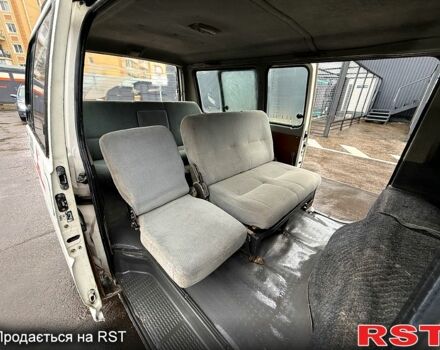 Белый Мицубиси Л300, объемом двигателя 2.5 л и пробегом 350 тыс. км за 2700 $, фото 13 на Automoto.ua