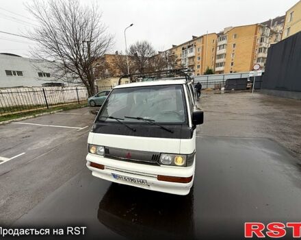 Белый Мицубиси Л300, объемом двигателя 2.5 л и пробегом 350 тыс. км за 2700 $, фото 9 на Automoto.ua