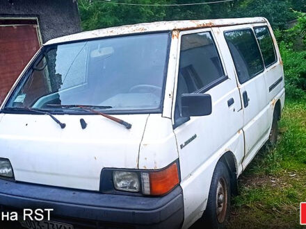 Мицубиси Л300 1987 в Днепре (Днепропетровске) на Automoto.ua Белый Мицубиси Л300, объемом двигателя 2 л и пробегом 300 тыс. км за 720 $, фото 1 на Automoto.ua
