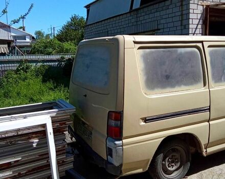 Бежевий Міцубісі Л300, об'ємом двигуна 2 л та пробігом 300 тис. км за 1440 $, фото 7 на Automoto.ua