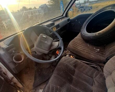 Мицубиси Л300, объемом двигателя 2.5 л и пробегом 200 тыс. км за 500 $, фото 1 на Automoto.ua