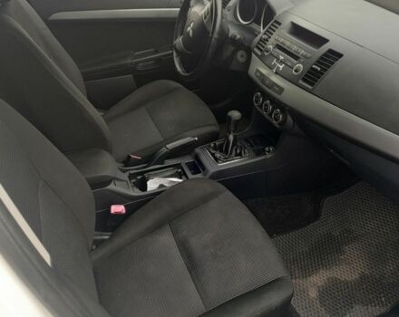 Белый Мицубиси Лансер Спортбэк, объемом двигателя 1.5 л и пробегом 279 тыс. км за 6100 $, фото 6 на Automoto.ua