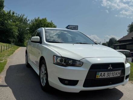 Мицубиси Лансер Спортбэк 2010 в Киеве на Automoto.ua Белый Мицубиси Лансер Спортбэк, объемом двигателя 1.8 л и пробегом 208 тыс. км за 7000 $, фото 1 на Automoto.ua