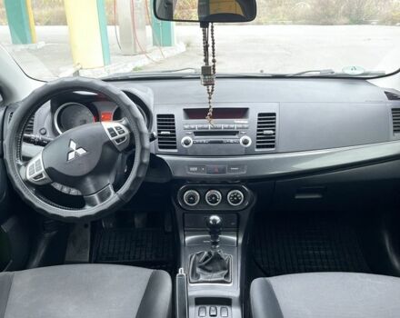 Чорний Міцубісі Лансер Спортбек, об'ємом двигуна 2 л та пробігом 333 тис. км за 6800 $, фото 5 на Automoto.ua