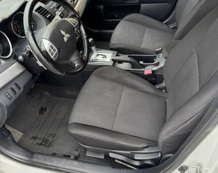 Белый Мицубиси Лансер, объемом двигателя 1.8 л и пробегом 258 тыс. км за 6100 $, фото 2 на Automoto.ua