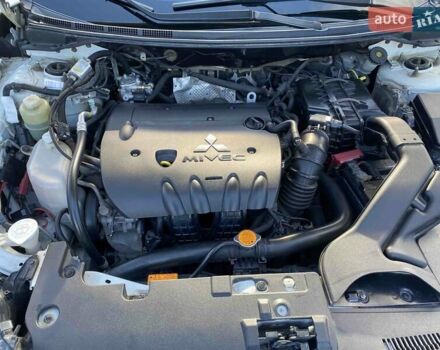 Белый Мицубиси Лансер, объемом двигателя 1.8 л и пробегом 215 тыс. км за 7000 $, фото 5 на Automoto.ua