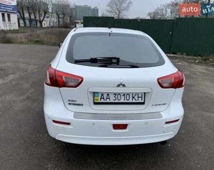 Белый Мицубиси Лансер, объемом двигателя 1.8 л и пробегом 214 тыс. км за 7000 $, фото 3 на Automoto.ua