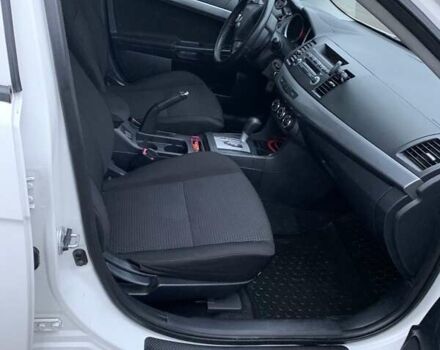 Белый Мицубиси Лансер, объемом двигателя 1.8 л и пробегом 214 тыс. км за 7000 $, фото 10 на Automoto.ua