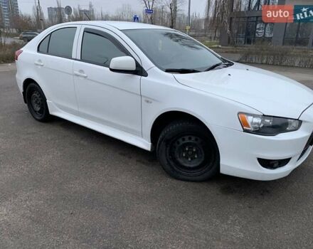 Белый Мицубиси Лансер, объемом двигателя 1.8 л и пробегом 214 тыс. км за 7000 $, фото 7 на Automoto.ua