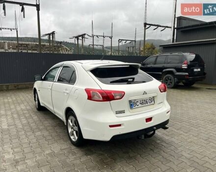 Белый Мицубиси Лансер, объемом двигателя 1.8 л и пробегом 258 тыс. км за 6500 $, фото 5 на Automoto.ua