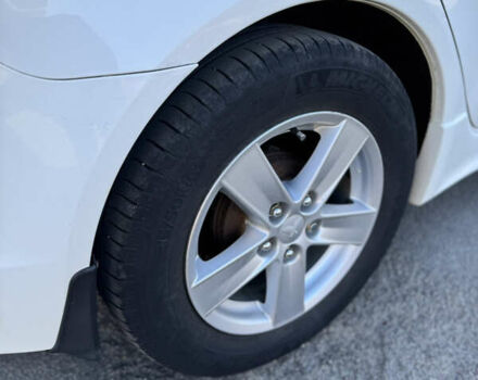 Белый Мицубиси Лансер, объемом двигателя 1.47 л и пробегом 230 тыс. км за 5800 $, фото 7 на Automoto.ua