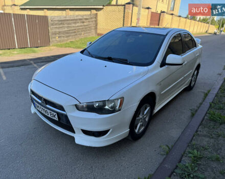 Белый Мицубиси Лансер, объемом двигателя 1.47 л и пробегом 230 тыс. км за 5800 $, фото 2 на Automoto.ua