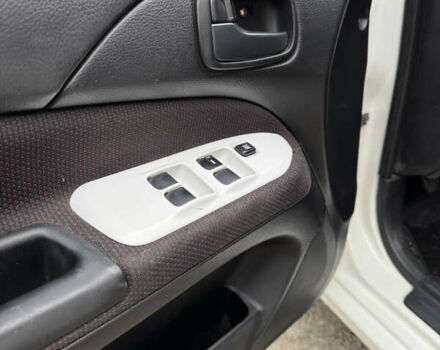 Белый Мицубиси Лансер, объемом двигателя 1.58 л и пробегом 285 тыс. км за 3500 $, фото 10 на Automoto.ua