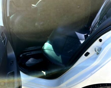 Белый Мицубиси Лансер, объемом двигателя 2 л и пробегом 230 тыс. км за 6700 $, фото 4 на Automoto.ua