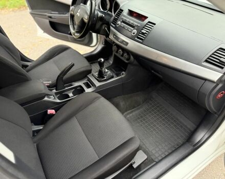 Белый Мицубиси Лансер, объемом двигателя 1.5 л и пробегом 265 тыс. км за 5600 $, фото 15 на Automoto.ua