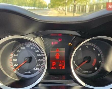 Білий Міцубісі Lancer, об'ємом двигуна 2 л та пробігом 185 тис. км за 7600 $, фото 18 на Automoto.ua