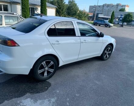 Мицубиси Лансер 2011 в Хмельницком на Automoto.ua Белый Мицубиси Лансер, объемом двигателя 1.5 л и пробегом 162 тыс. км за 6300 $, фото 2 на Automoto.ua