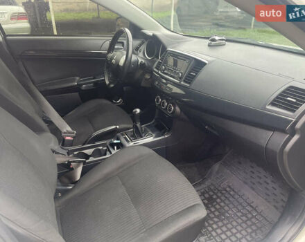 Белый Мицубиси Лансер, объемом двигателя 1.59 л и пробегом 163 тыс. км за 6700 $, фото 9 на Automoto.ua