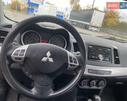 Мицубиси Лансер 2015 в Остоге на Automoto.ua Белый Мицубиси Лансер, объемом двигателя 2 л и пробегом 131 тыс. км за 9000 $, фото 2 на Automoto.ua
