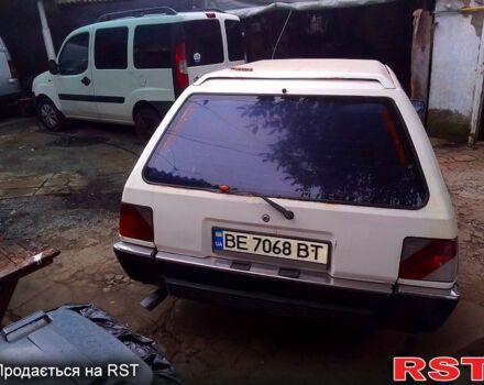 Белый Мицубиси Лансер, объемом двигателя 1.5 л и пробегом 290 тыс. км за 1200 $, фото 1 на Automoto.ua