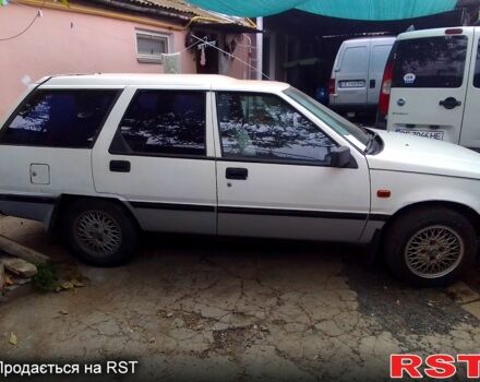 Белый Мицубиси Лансер, объемом двигателя 1.5 л и пробегом 290 тыс. км за 1200 $, фото 4 на Automoto.ua