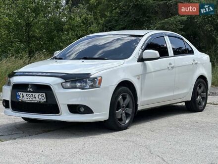 Мицубиси Лансер 2012 в Нетешине на Automoto.ua Белый Мицубиси Лансер, объемом двигателя 1.6 л и пробегом 215 тыс. км за 6350 $, фото 1 на Automoto.ua