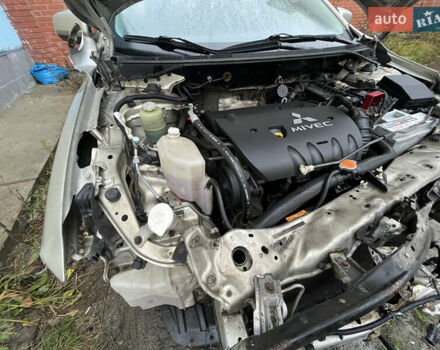 Бежевый Мицубиси Лансер, объемом двигателя 2 л и пробегом 278 тыс. км за 3100 $, фото 13 на Automoto.ua