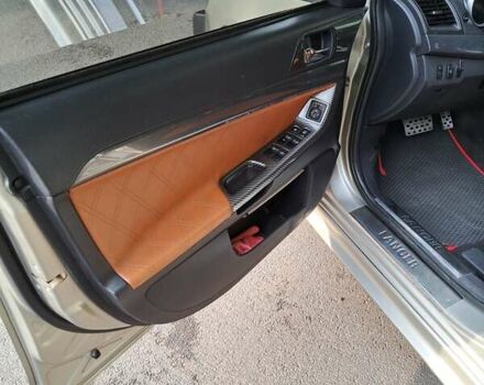 Бежевый Мицубиси Лансер, объемом двигателя 2 л и пробегом 142 тыс. км за 6300 $, фото 7 на Automoto.ua