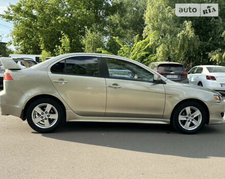 Бежевий Міцубісі Lancer, об'ємом двигуна 2 л та пробігом 205 тис. км за 5500 $, фото 3 на Automoto.ua