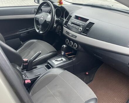 Бежевый Мицубиси Лансер, объемом двигателя 2 л и пробегом 230 тыс. км за 5799 $, фото 5 на Automoto.ua