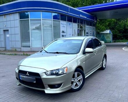 Бежевый Мицубиси Лансер, объемом двигателя 2 л и пробегом 270 тыс. км за 6800 $, фото 2 на Automoto.ua
