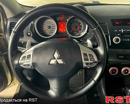 Бежевый Мицубиси Лансер, объемом двигателя 2 л и пробегом 190 тыс. км за 6350 $, фото 5 на Automoto.ua