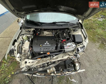 Бежевый Мицубиси Лансер, объемом двигателя 2 л и пробегом 278 тыс. км за 3100 $, фото 12 на Automoto.ua