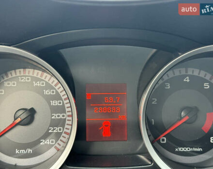 Бежевый Мицубиси Лансер, объемом двигателя 2 л и пробегом 238 тыс. км за 5500 $, фото 9 на Automoto.ua